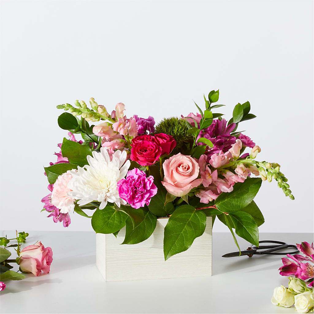 Sweetberry Box – A Florist Original – The Bay Window Llc, Garrettsville OH