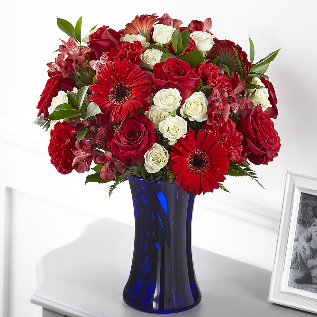 Hearts Embrace Bouquet – The Bay Window Llc, Garrettsville OH