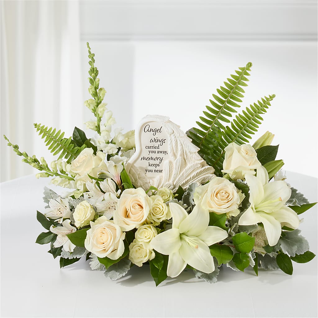 Holding You Close Arrangement –  The Bay Window Llc, Garrettsville OH
