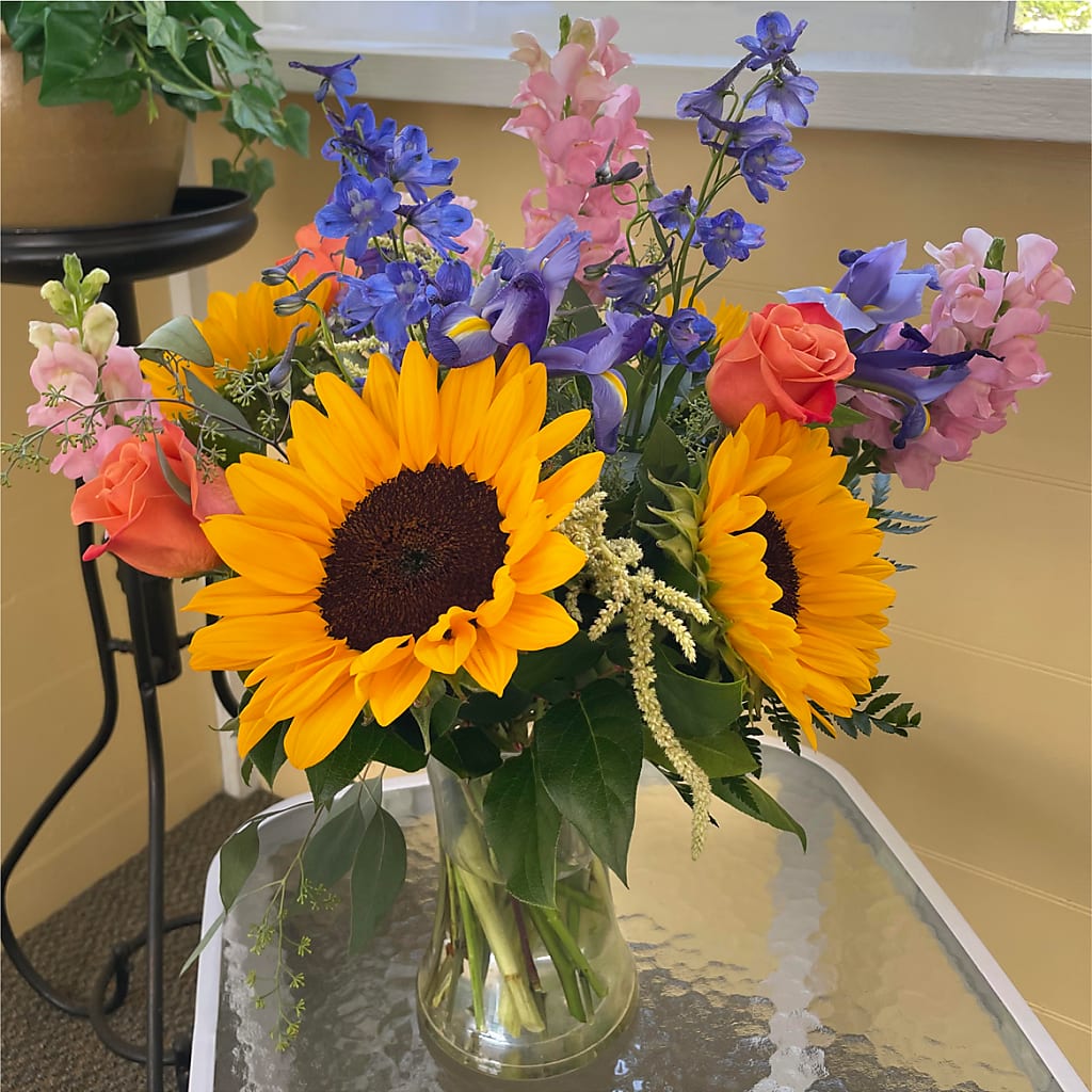 Rays of Life Bouquet –  The Bay Window Llc, Garrettsville OH
