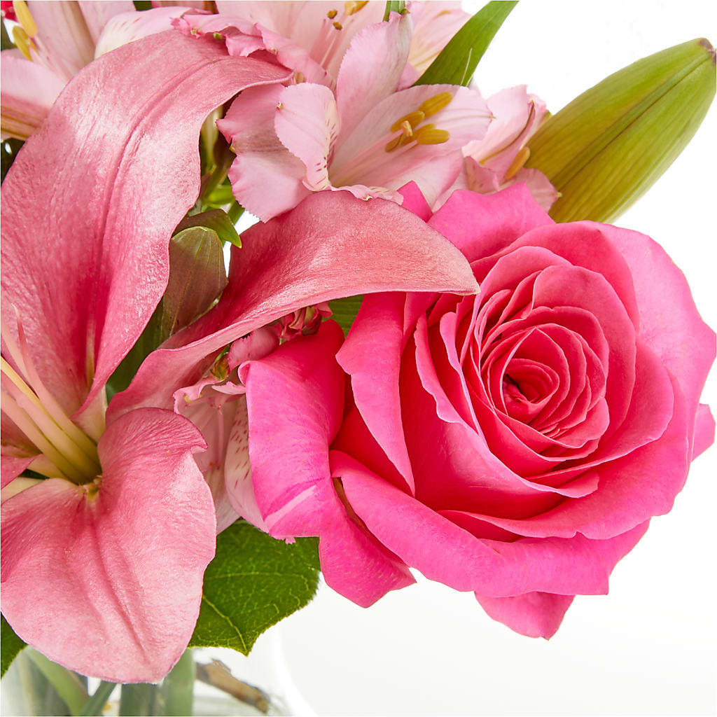 Lots of Love Bouquet –  The Bay Window Llc, Garrettsville OH