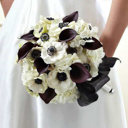 To Have and To Hold Bouquet –  The Bay Window Llc, Garrettsville OH